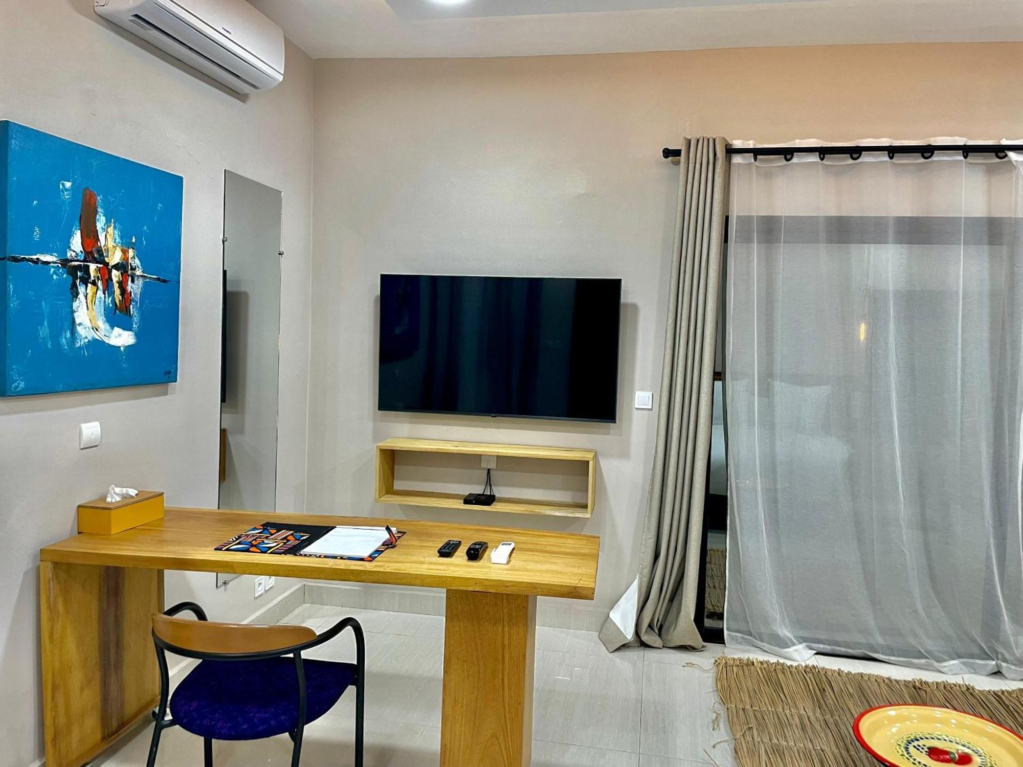 Le Kentia Hotel Lomé Buitenkant foto