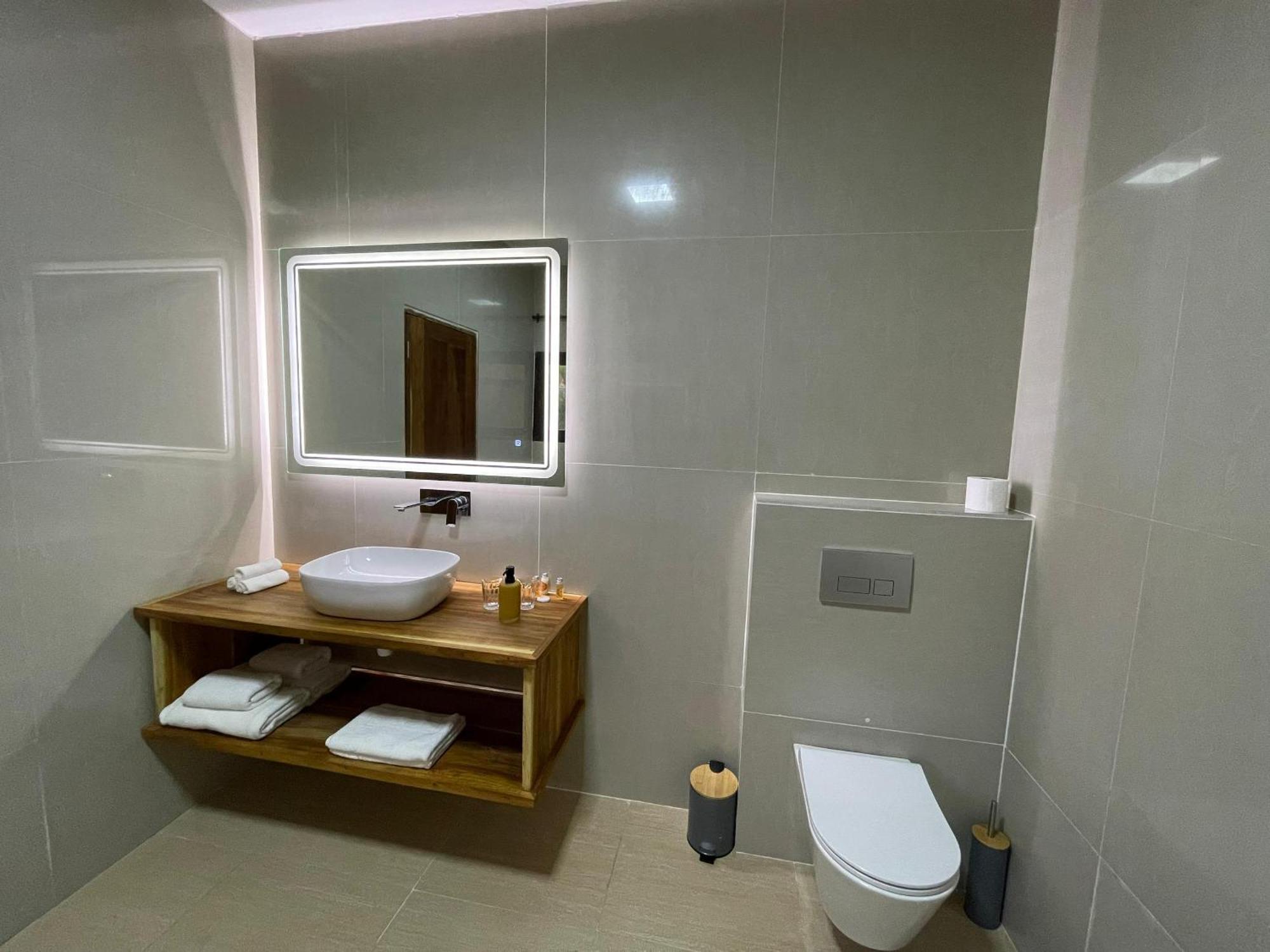 Le Kentia Hotel Lomé Buitenkant foto