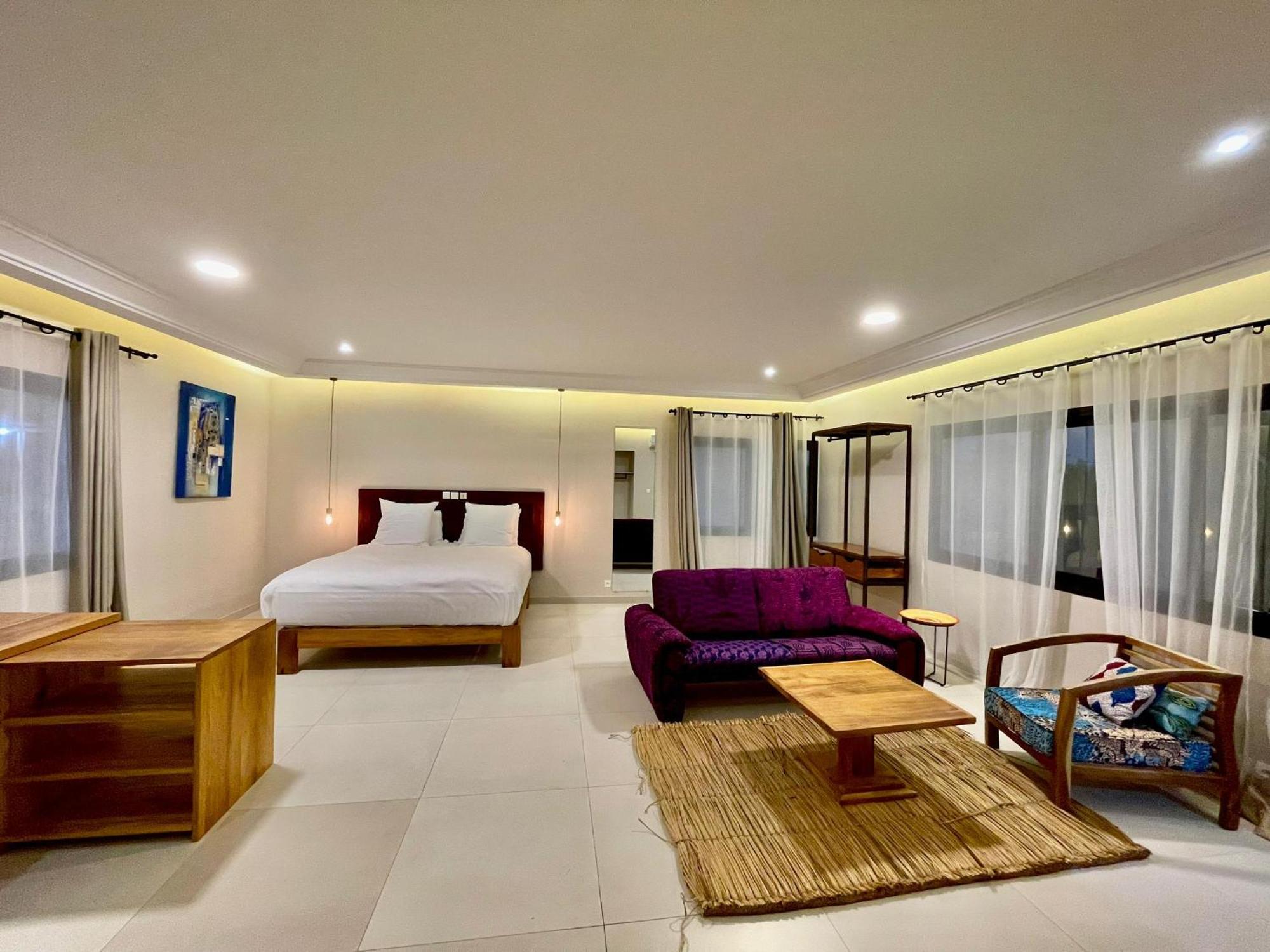 Le Kentia Hotel Lomé Buitenkant foto